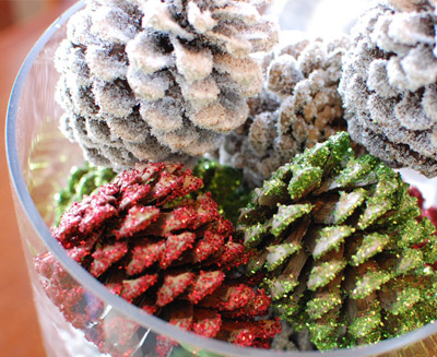 Christmas pine cone centerpiece