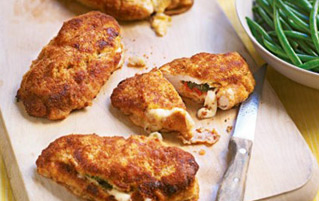 Crunchy stuffed chicken breasts in lemon butter