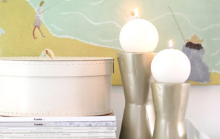 metallic candle holder