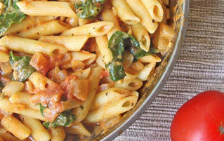 Spinach Tomato & Garlic Penne Pasta