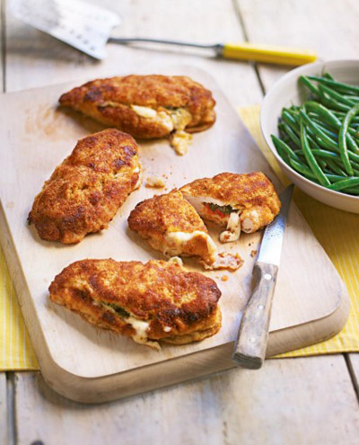 Crunchy stuffed chicken breasts in lemon butter